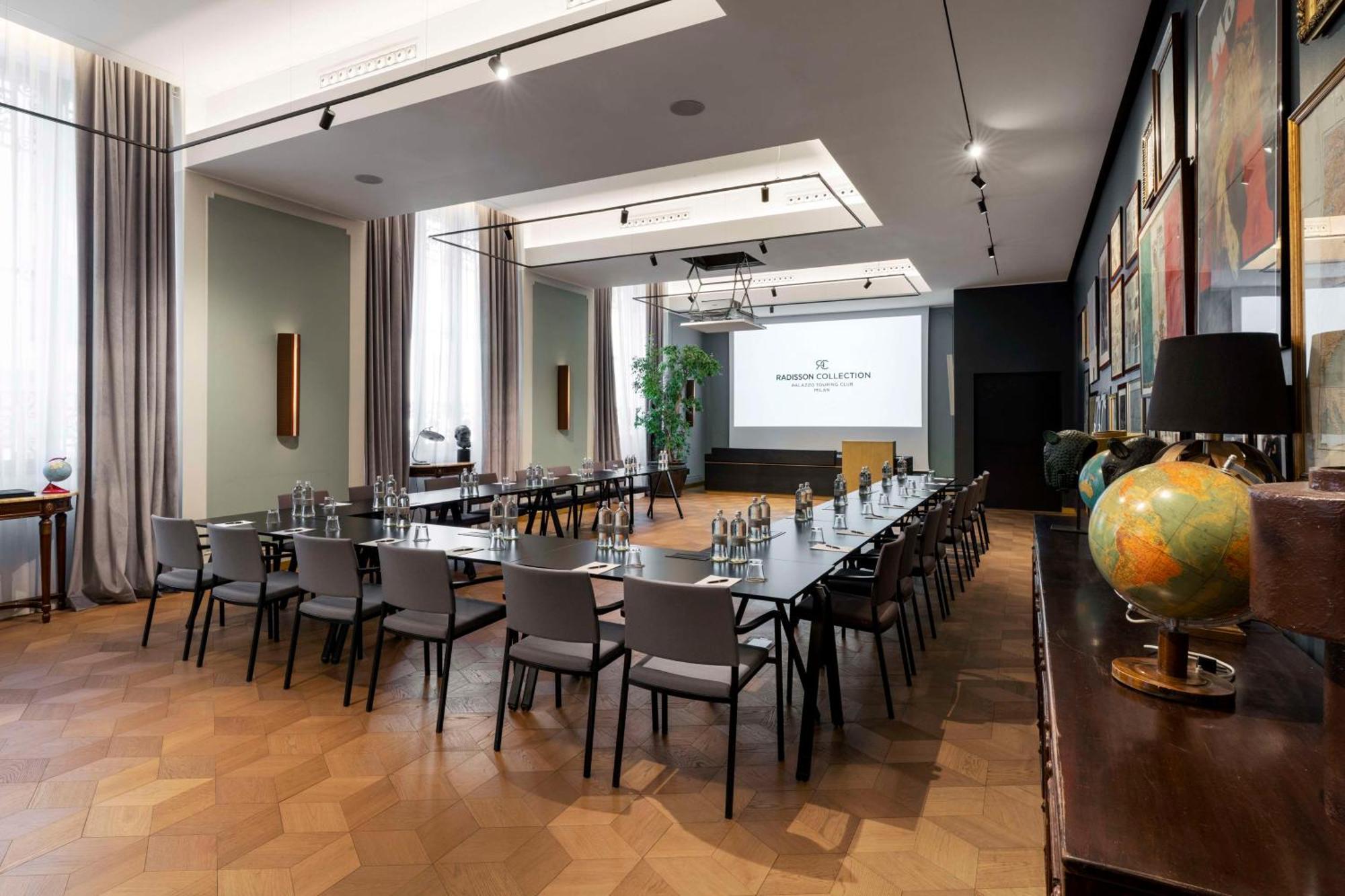 Radisson Collection Hotel, Palazzo Touring Club 5* Milaan